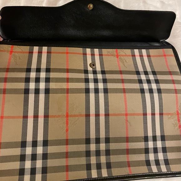 Authentic Burberry logo clutch bag. - Picture 9 of 10